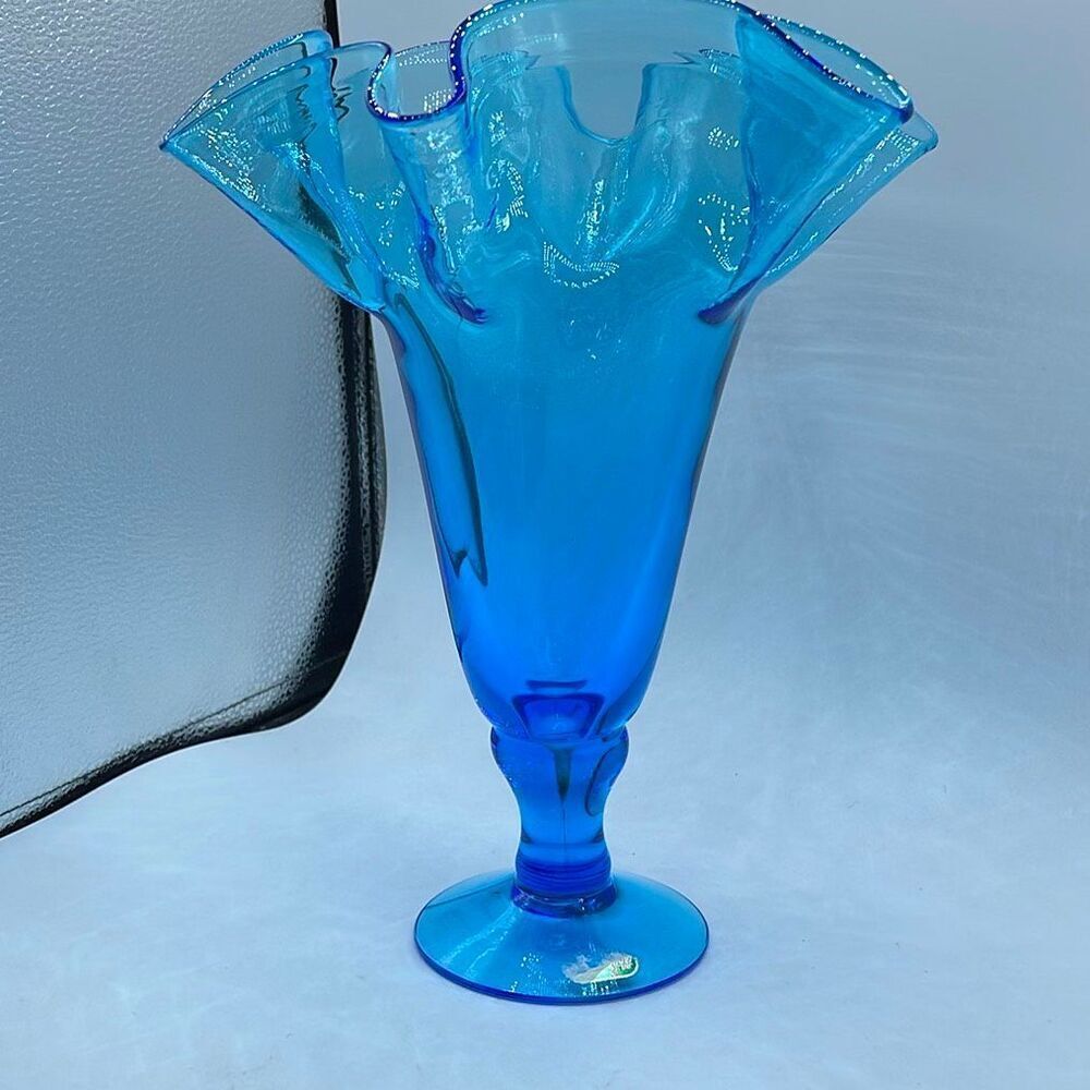 MCM Bischoff Glass Company Peacock blue ruffled hand blow art glass Vase.